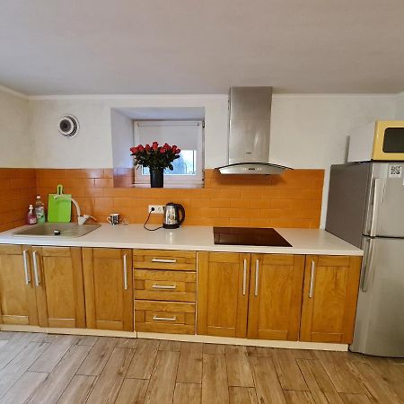 Студіо На Кoновальця Apartment Lviv Luaran gambar